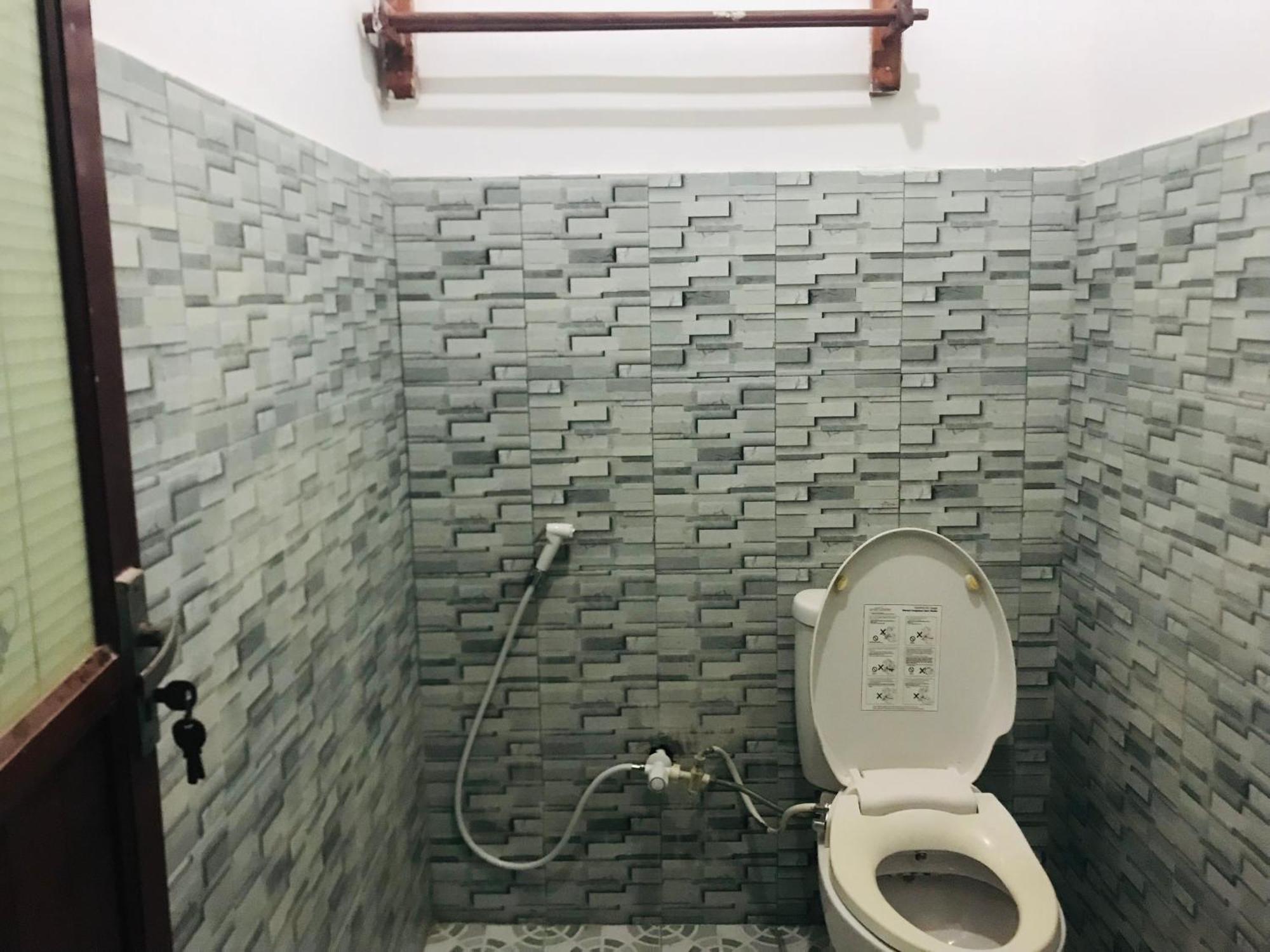 Kampung Homestay Kuta  Экстерьер фото