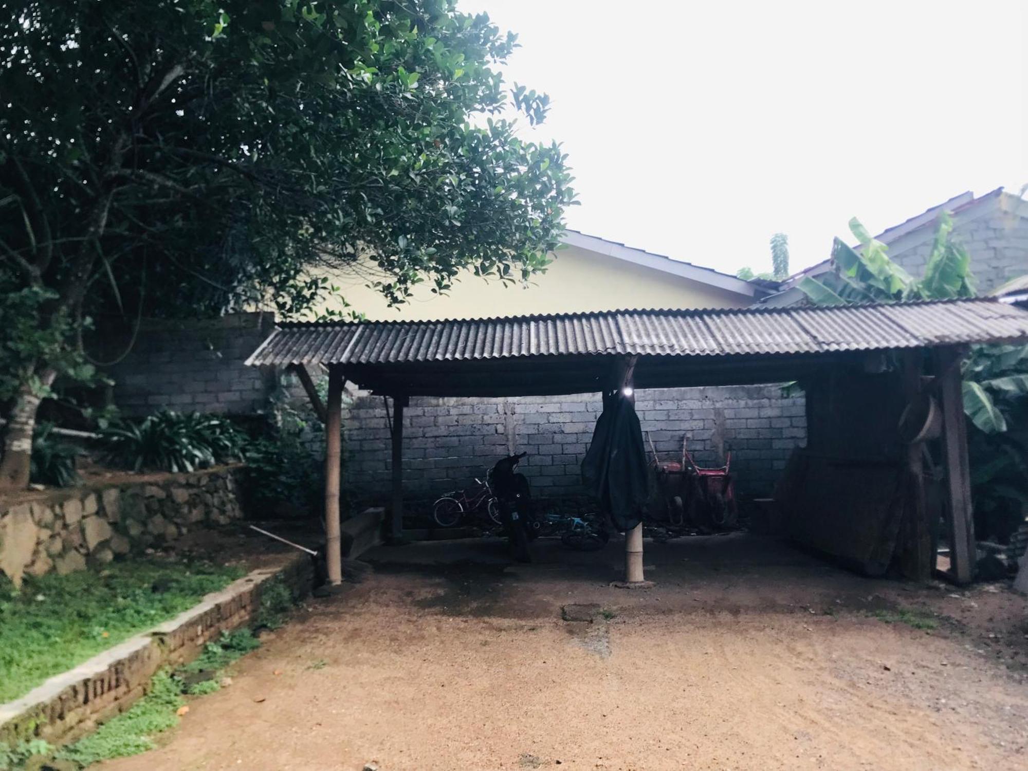 Kampung Homestay Kuta  Экстерьер фото