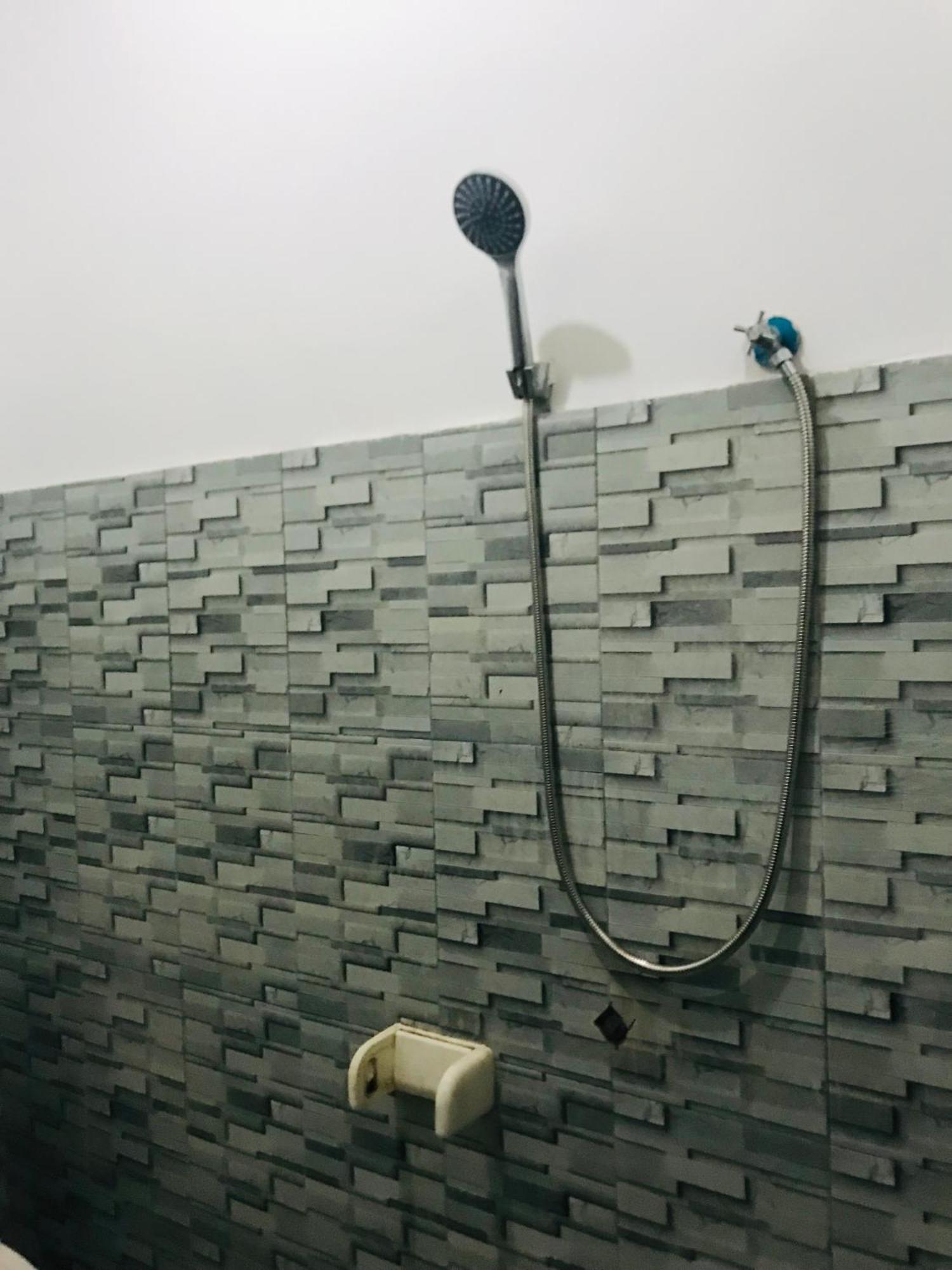 Kampung Homestay Kuta  Экстерьер фото